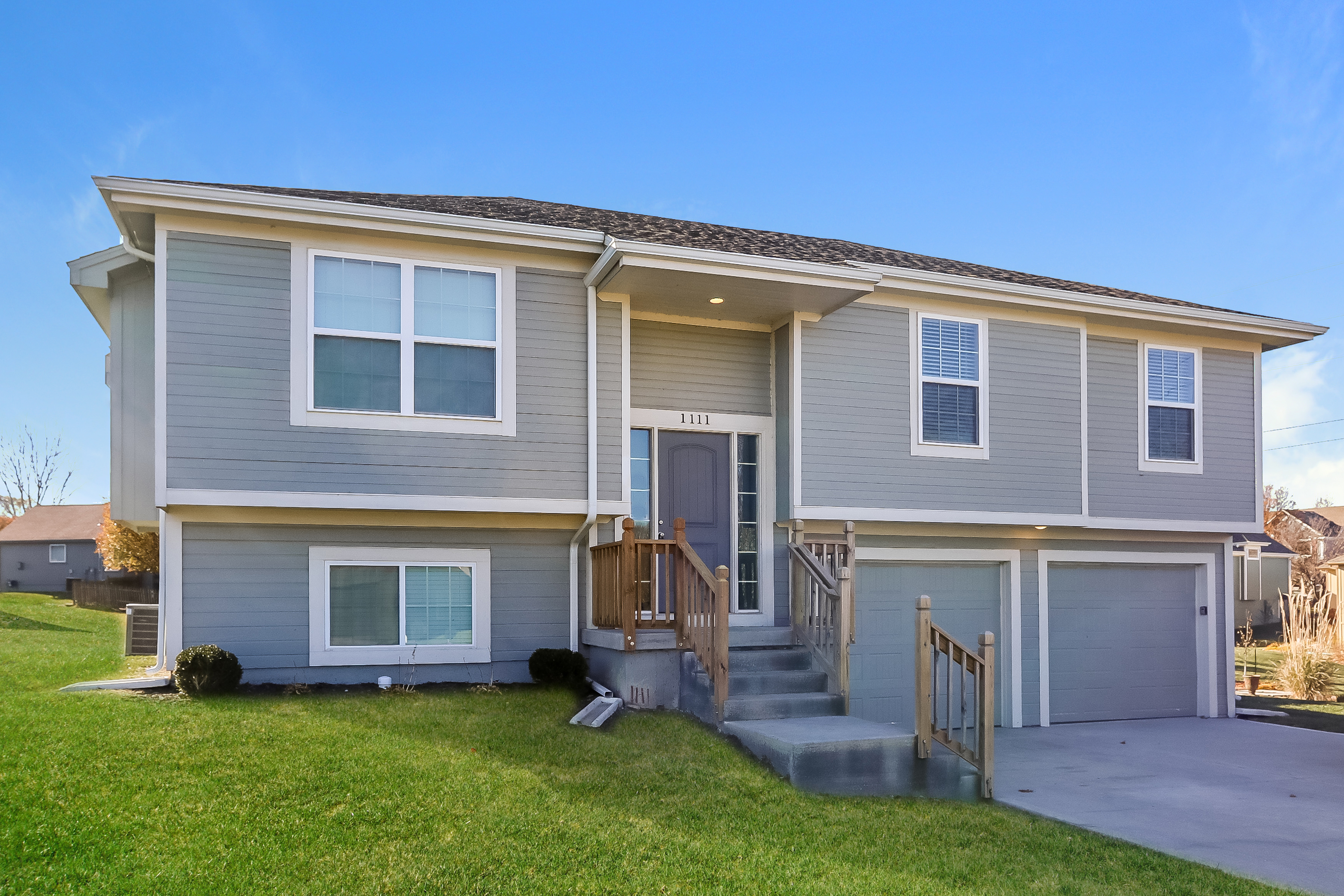 1111 Hampton Dr Raymore, MO 64083
